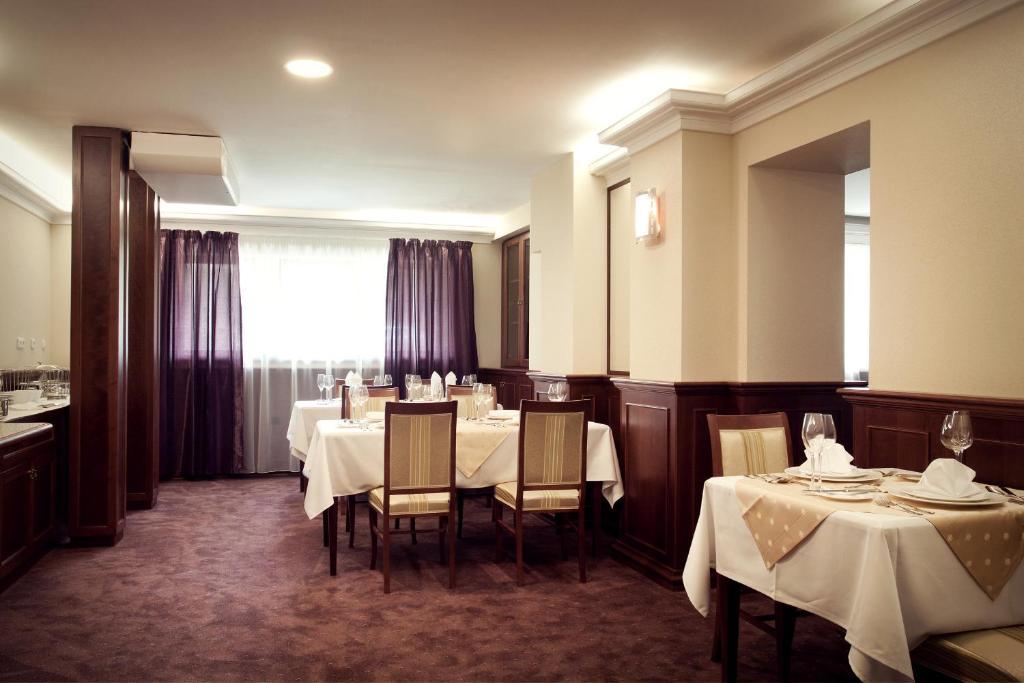 Hotel Park Avenue **** 피에슈타니 외부 사진