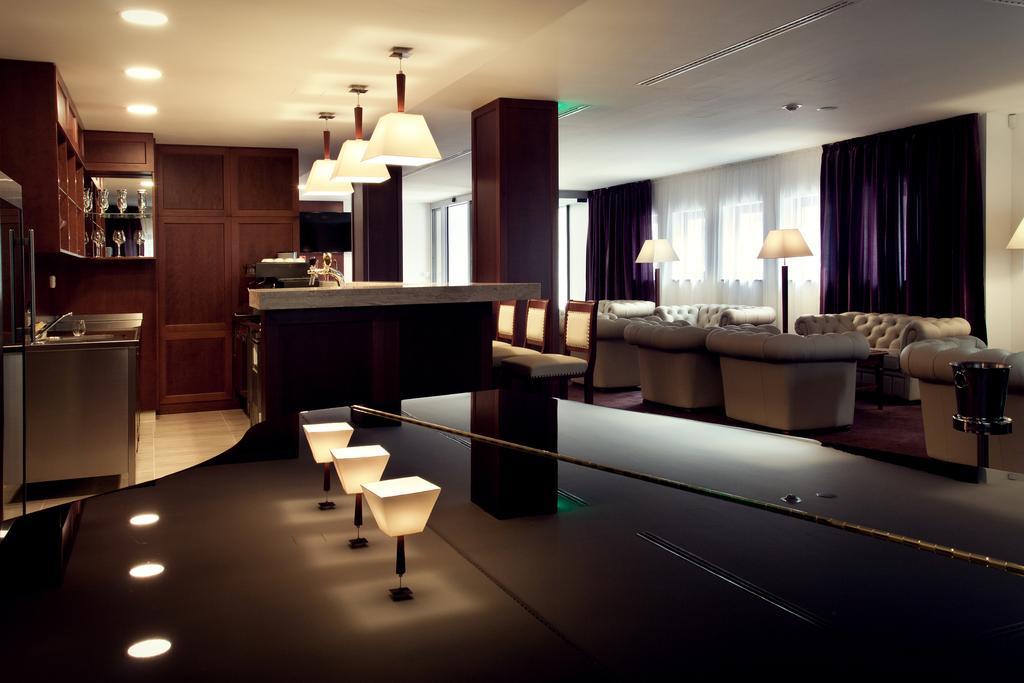 Hotel Park Avenue **** 피에슈타니 외부 사진